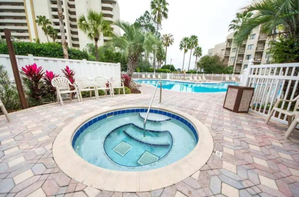 Cozy 2 Bedrooms 1 Mile Universal *
